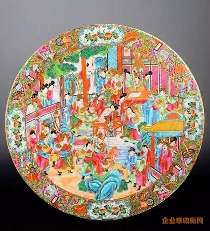 清代嘉庆（1796-1820）广彩绘人物纹圆形瓷板 