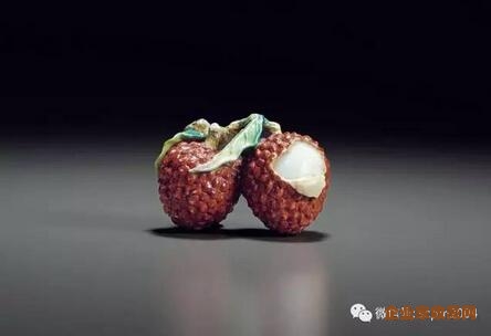 清•粉彩雕瓷象生荔枝
