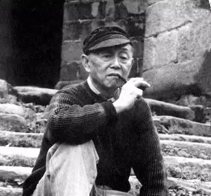 黄永玉：教授满街走，大师多如狗